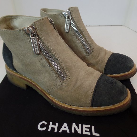 Chanel Double Zip Up Tan Suede Boots CC Logo on Toes and Silver Hardware  Sz 8.5 - Picture 1 of 16